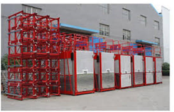Ascenseur rouge 2000kg SC200/200 de grue de passager de cage jumelle pour la construction
